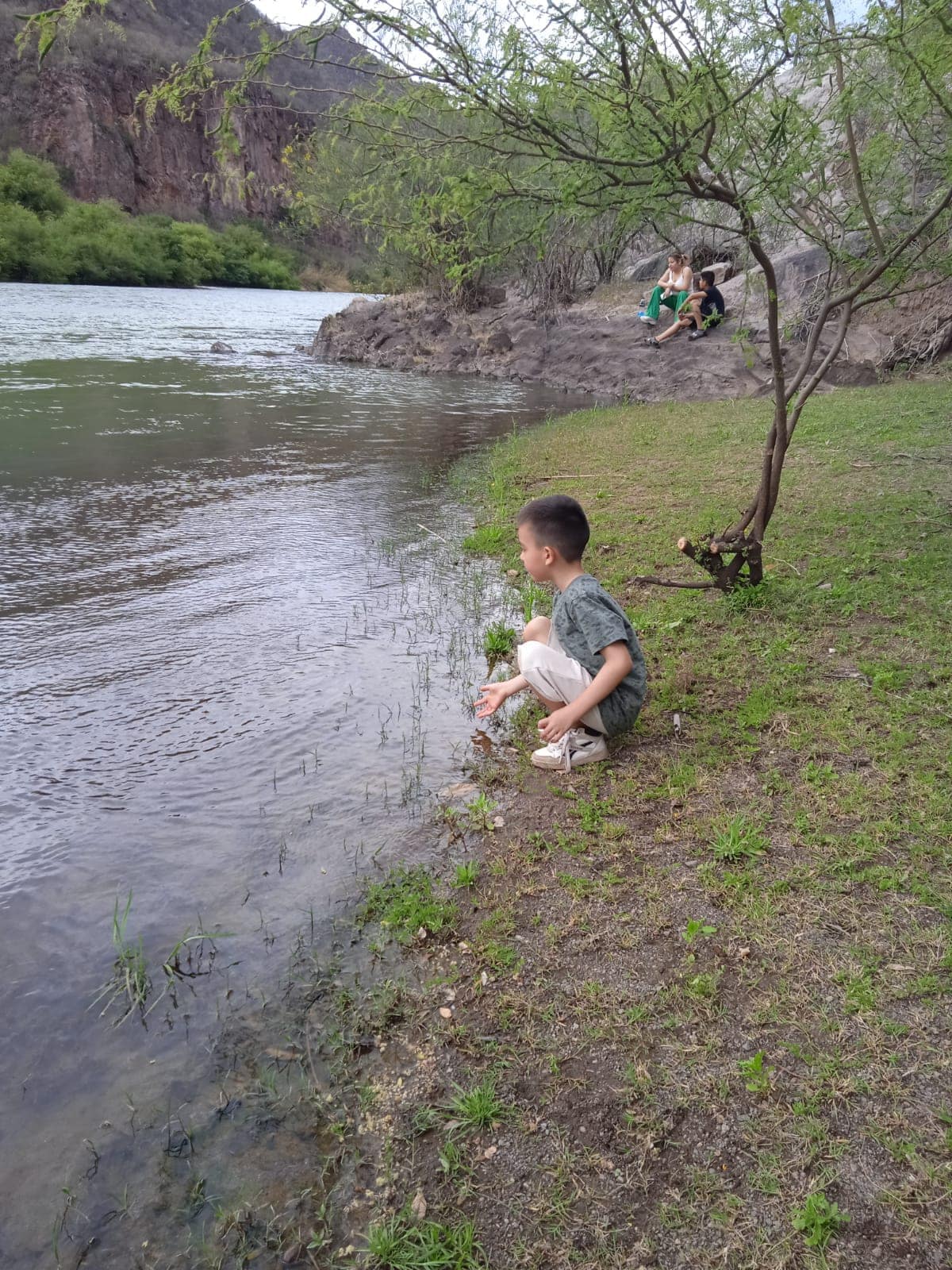 Espacio para casa rodante junto al río