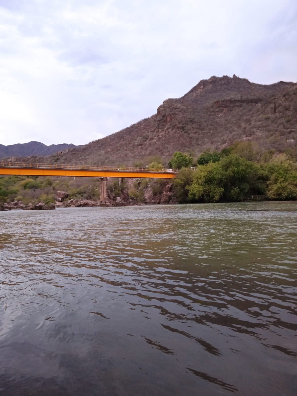 Sitio íntimo junto al río